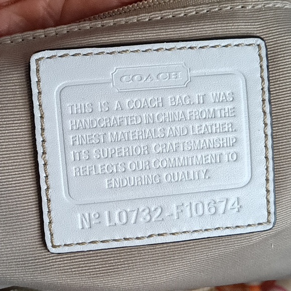 Coach Bag w/Wristlet EUC COA Authentic Large - Picture 10 of 16